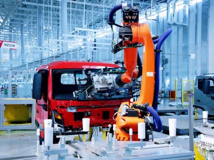 智賦輕卡 質贏未來——走進東風乾坤智能化工廠，見證高端制造硬實力